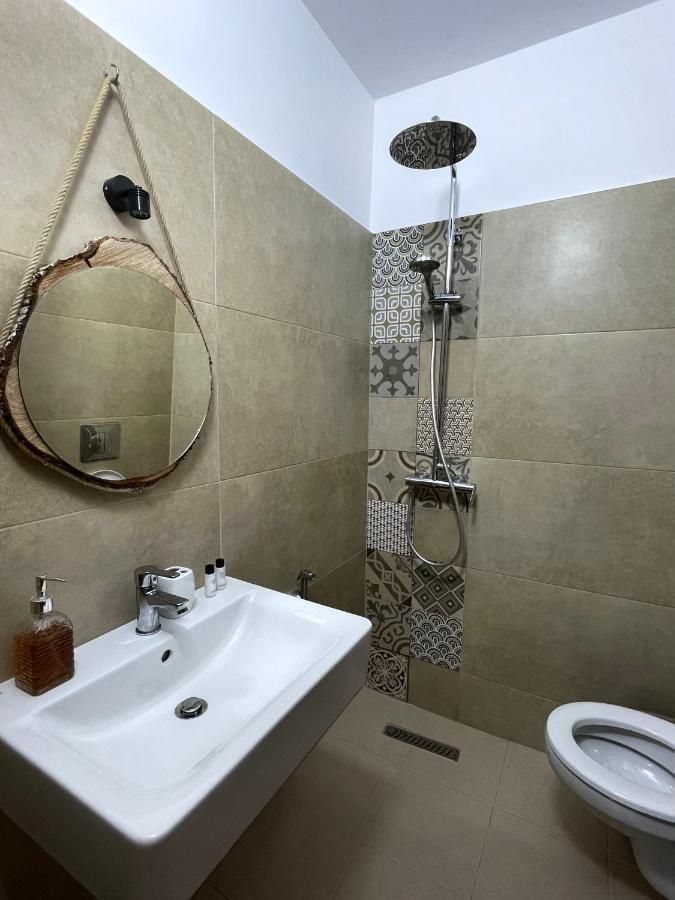 Vlorë Tekada Hotel & Restaurant מראה חיצוני תמונה